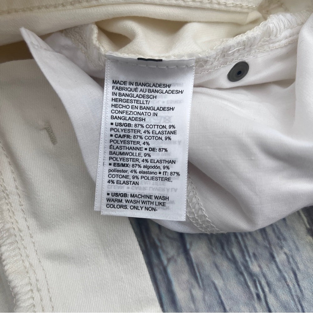Daily Ritual Women's White(Cream) Denim Turn-Cuff Shorts Size 27 - Picture 10 of 13